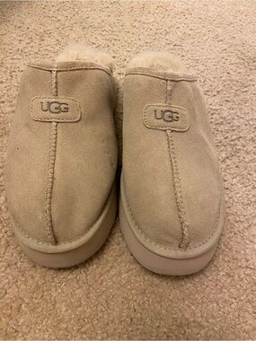 UGG